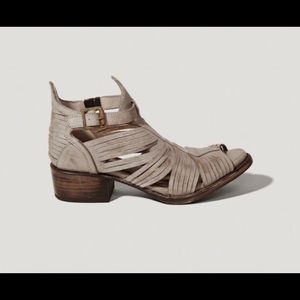 Freebird by Steven Arrow booties